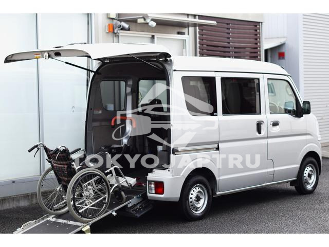 NISSAN NV100CLIPPER VAN