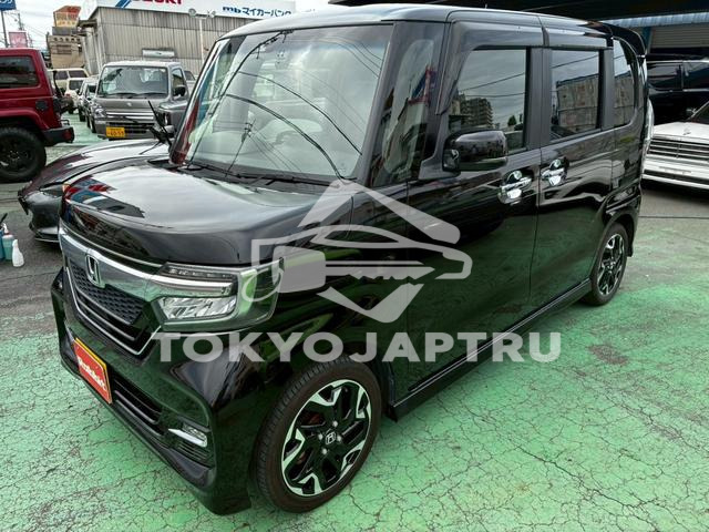 HONDA N-BOX CUSTOM
