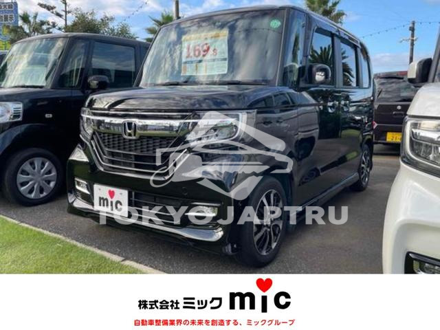 HONDA N-BOX CUSTOM