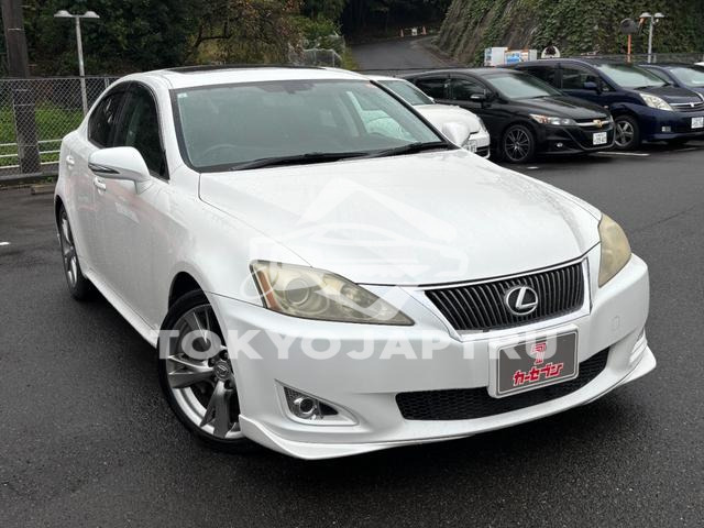 LEXUS IS