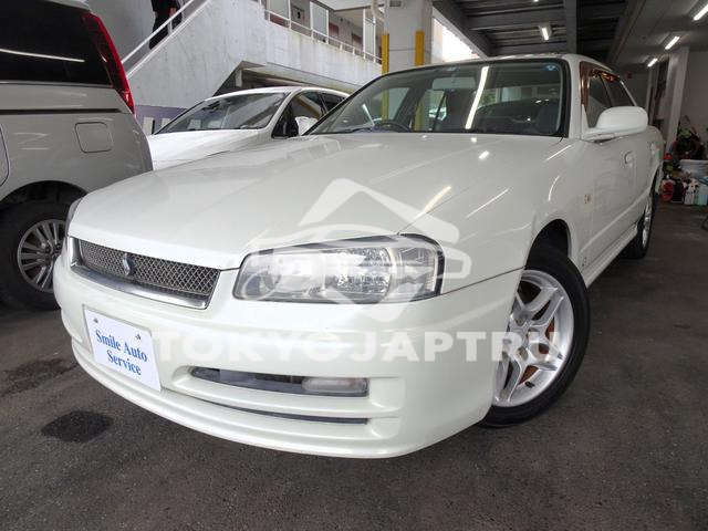 NISSAN SKYLINE