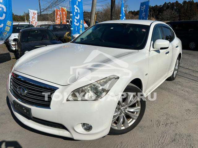 NISSAN FUGA