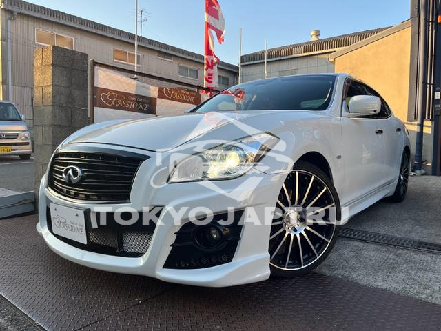 NISSAN FUGA