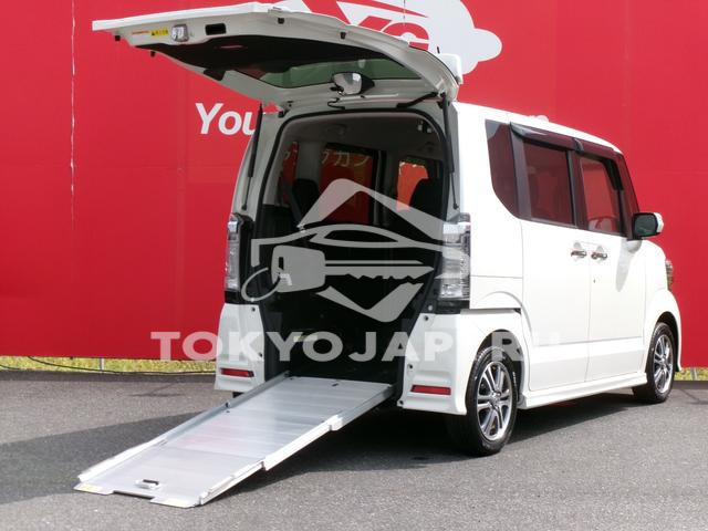 HONDA N-BOX PLUS CUSTOM