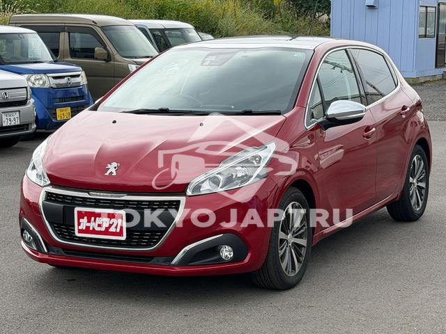 PEUGEOT 208