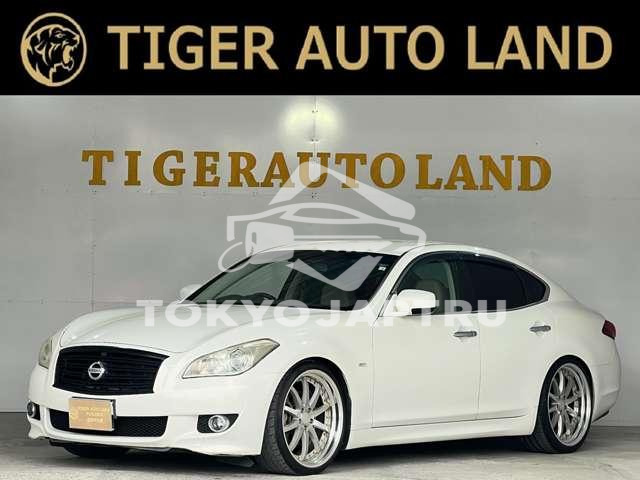 NISSAN FUGA