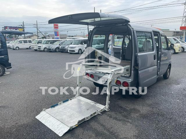 NISSAN CLIPPER VAN
