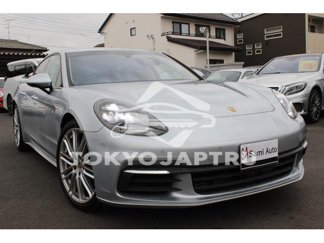 PORSCHE PANAMERA