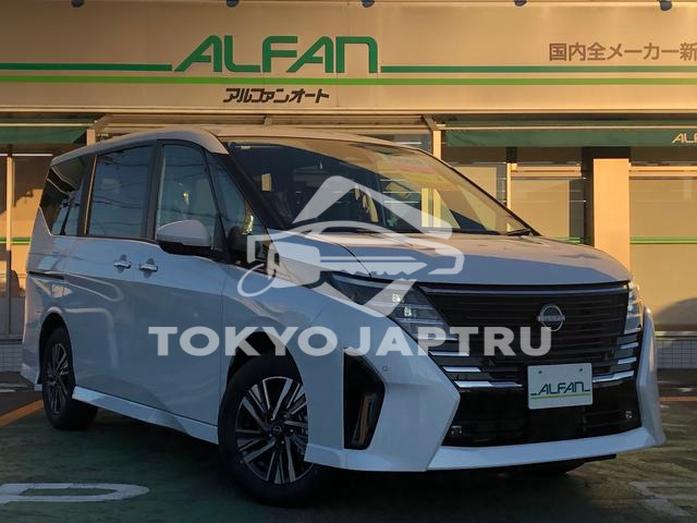 NISSAN SERENA