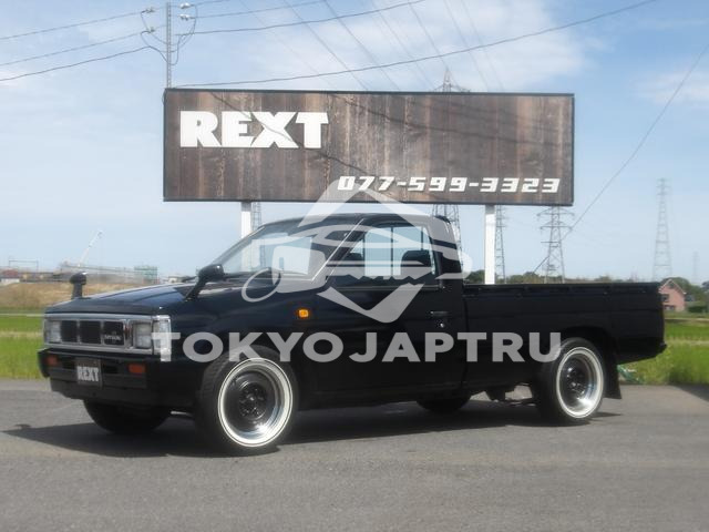 NISSAN DATSUN TRUCK