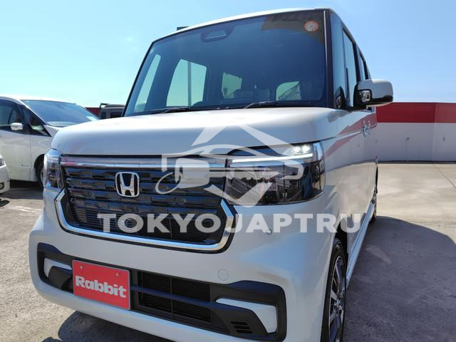 HONDA N-BOX CUSTOM
