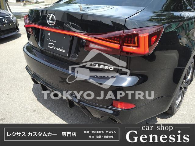 LEXUS IS