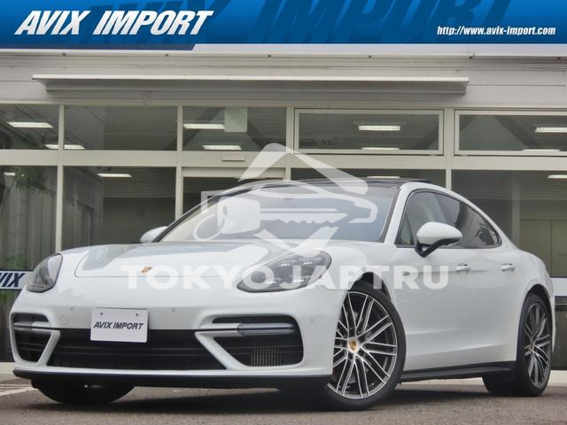 PORSCHE PANAMERA