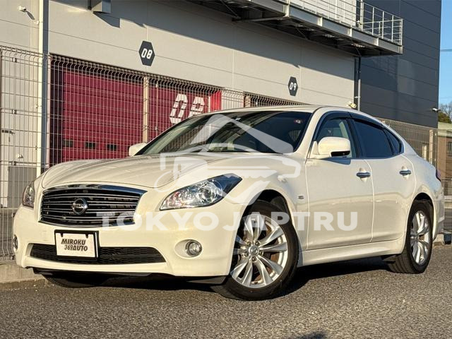 NISSAN FUGA