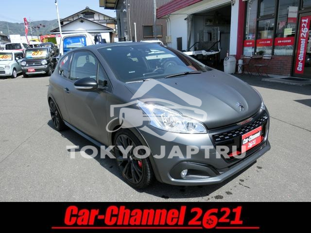 PEUGEOT 208