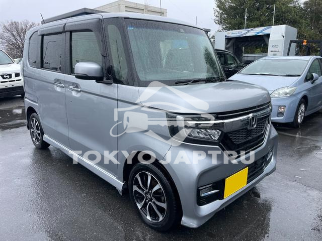HONDA N-BOX CUSTOM