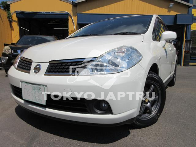 NISSAN TIIDA