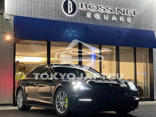 PORSCHE PANAMERA
