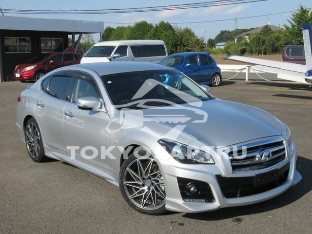 NISSAN FUGA