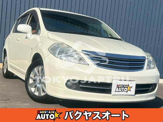 NISSAN TIIDA