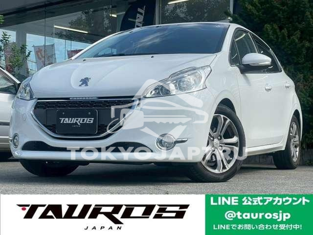 PEUGEOT 208