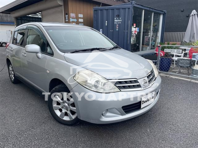 NISSAN TIIDA
